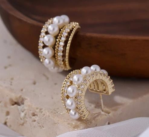 Pearl Radiance Hoops earrings with Cubic Zirconia and Simulated Pearls, Gold
