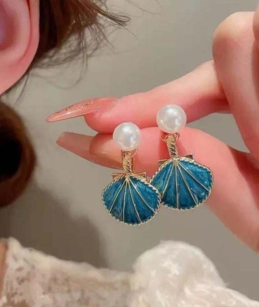 Seashell Serenity Earrings, White and Gold Coastal Design (Blue) - Image 3