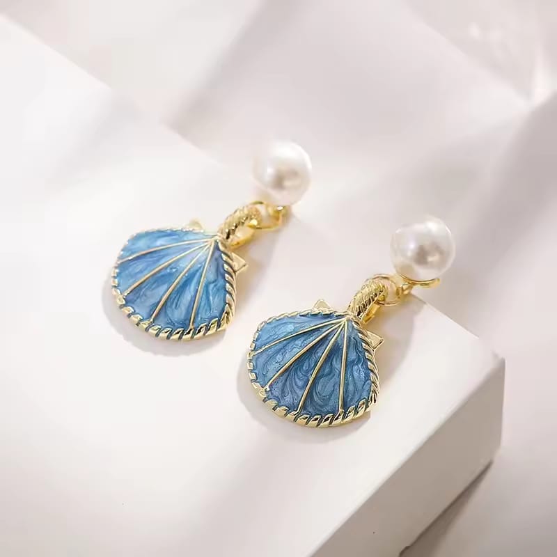 Seashell Serenity Earrings, White and Gold Coastal Design (Blue)